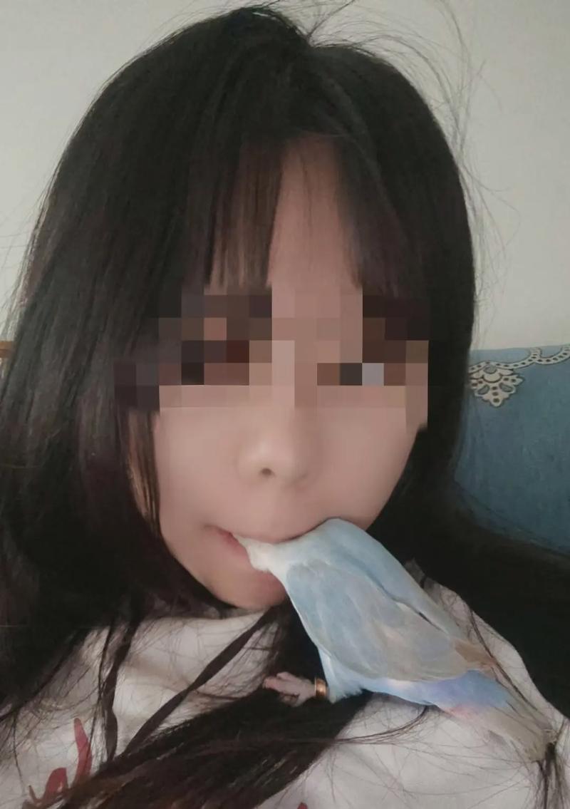 探讨“女方用嘴巴吃鸡后有什么症状”的可能影响